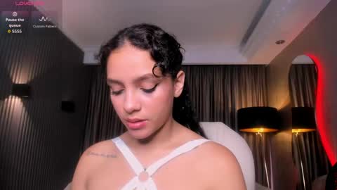 Snapshot of anahi_curlie1 chatting on May 2026 11:05:02 AM Anahi Curlie online show from May 2026 11:05:02 AM