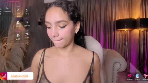 Snapshot of anahi_curlie1 chatting on May 2026 11:07:01 AM Anahi Curlie online show from May 2026 11:07:01 AM