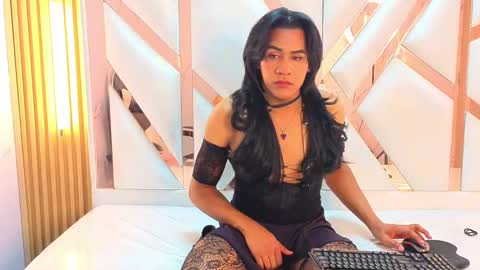 Ana  online show from October 2025 01:57:02 PM