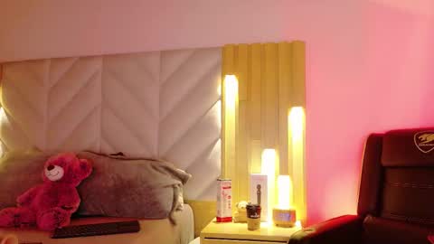 Anaise  online show from March 2026 11:54:01 AM