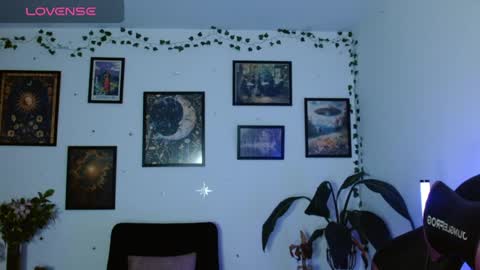      help me to get 100 thumps up  online show from April 2026 11:46:01 PM