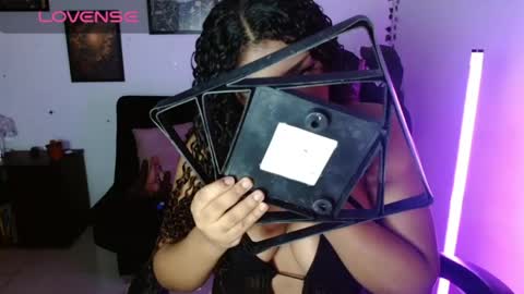 Snapshot of anakiss1 chatting on May 2026 11:45:01 PM help me to get 100 thumps up online show from May 2026 11:45:01 PM