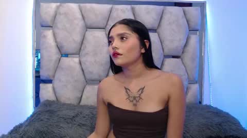 analymilles online show from October 2025 07:58:01 PM