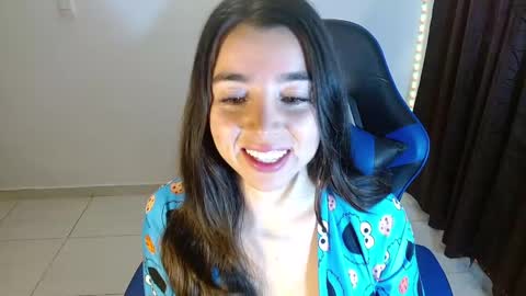 Snapshot of anarosse__ chatting on December 2024 11:18:02 AM ana 3 online show from December 2024 11:18:02 AM