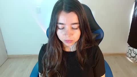 Snapshot of anarosse__ chatting on January 2025 01:08:01 PM ana 3 online show from January 2025 01:08:01 PM