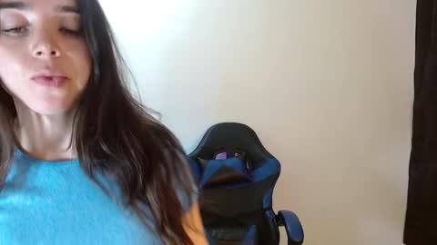 Snapshot of anarosse__ chatting on March 2025 10:31:02 PM ana 3 online show from March 2025 10:31:02 PM