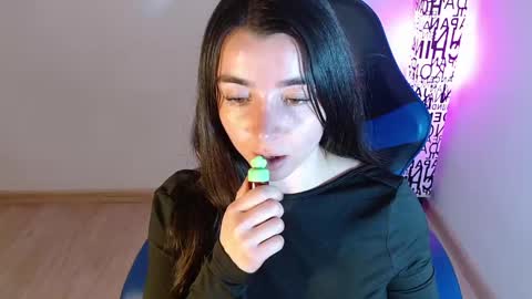 Snapshot of anarosse__ chatting on October 2025 12:27:01 AM ana 3 online show from October 2025 12:27:01 AM