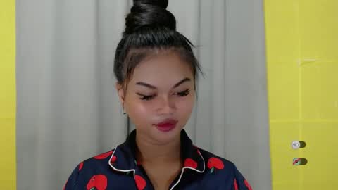 Snapshot of anaruru_ chatting on January 2025 08:33:01 AM ANA online show from January 2025 08:33:01 AM