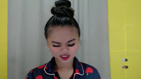 Snapshot of anaruru_ chatting on January 2025 08:07:02 AM ANA online show from January 2025 08:07:02 AM