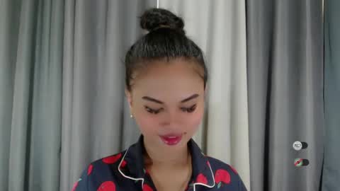 Snapshot of anaruru_ chatting on February 2025 07:26:01 AM ANA online show from February 2025 07:26:01 AM