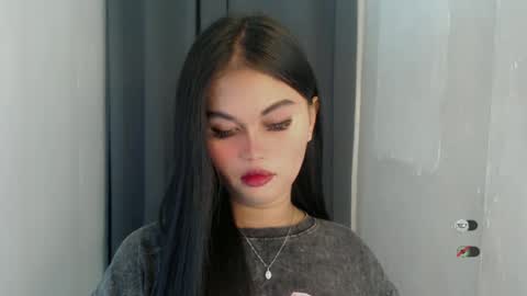 Snapshot of anaruru_ chatting on June 2026 01:12:02 PM ANA online show from June 2026 01:12:02 PM