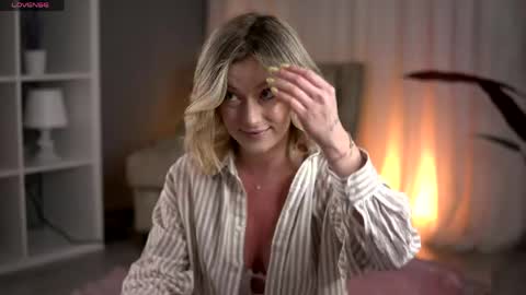 AnastasiaMills online show from April 2026 07:48:01 PM