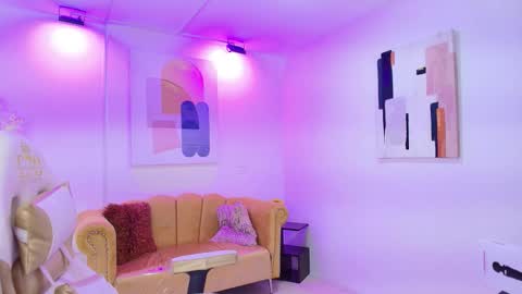 Anastasia  online show from November 2025 04:00:01 AM