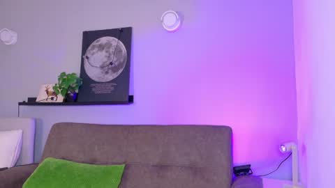 Kendra  online show from April 2026 10:05:01 AM