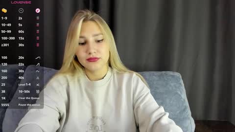 Snapshot of and1sa chatting on September 2025 12:07:01 PM Andisa online show from September 2025 12:07:01 PM