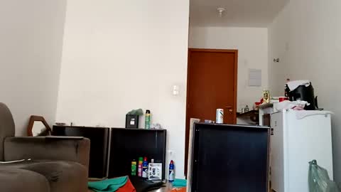 Snapshot of andemax chatting on February 2025 04:40:01 PM And 16.8 online show from February 2025 04:40:01 PM