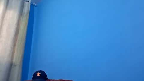 Snapshot of andemax chatting on November 2025 10:28:02 AM And 16.8 online show from November 2025 10:28:02 AM