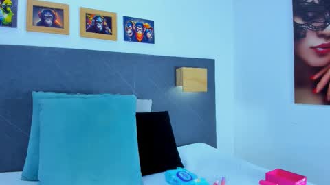 Andrea online show from March 2026 12:09:01 PM