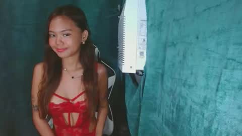 andiaprecious_ online show from April 2026 12:51:02 PM