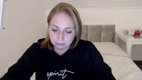 Andorphin online show from October 2025 07:13:02 PM