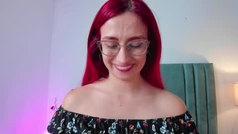 Andra Cyrus online show from January 2025 05:38:02 PM