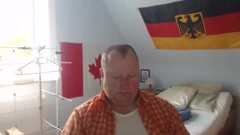 Snapshot of andre124231 chatting on September 2025 04:50:01 PM Andre online show from September 2025 04:50:01 PM