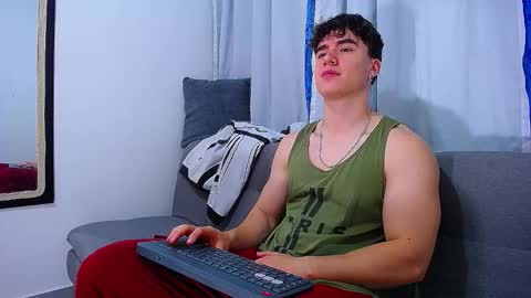 Snapshot of andre_parker chatting on October 2025 01:35:01 AM Andre Parker online show from October 2025 01:35:01 AM