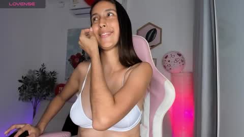 Snapshot of andre_sky_ chatting on February 2025 12:06:01 AM A l e online show from February 2025 12:06:01 AM