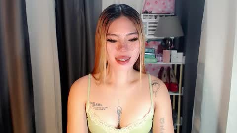 andrea06121998 online show from April 2026 01:03:01 PM