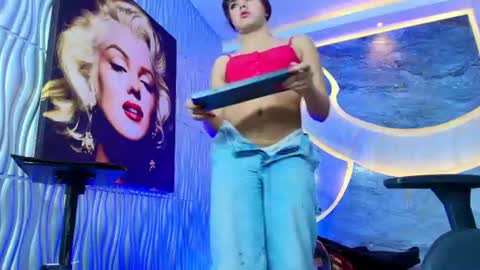 Snapshot of andrea_giraldo_ chatting on July 2026 07:49:01 PM Andrea online show from July 2026 07:49:01 PM