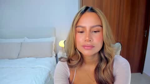 Snapshot of andrea_martini_ chatting on September 2025 11:08:01 PM andrea online show from September 2025 11:08:01 PM