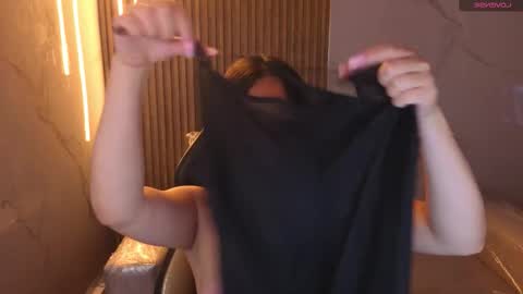 Andrea Ramos online show from November 2025 07:25:02 PM