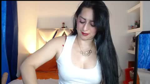 Andrea online show from April 2026 07:59:01 PM