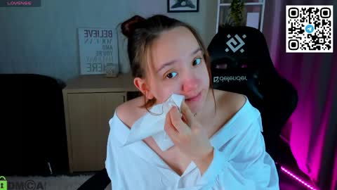 Andrea hereGMT7Mon Tue Wen ThFri Sat Su 0300am-0900am. online show from April 2026 12:54:02 AM