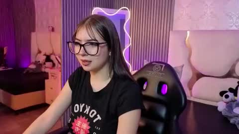andrea_tay1 online show from August 2026 07:17:01 PM