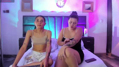 Snapshot of andreaandkarina chatting on December 2024 03:44:01 PM Andrea Karina online show from December 2024 03:44:01 PM