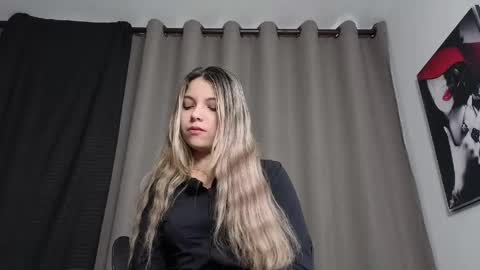 Snapshot of andreau_19 chatting on June 2026 01:28:01 PM andreau 19 online show from June 2026 01:28:01 PM