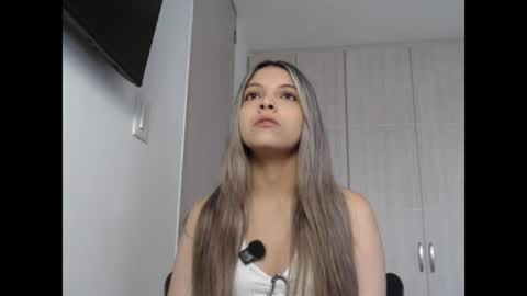 Snapshot of andreau_19 chatting on July 2026 02:13:02 PM andreau 19 online show from July 2026 02:13:02 PM