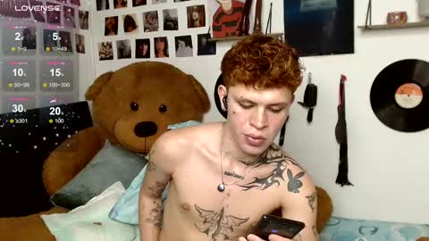 Snapshot of andreewwolffman chatting on March 2025 01:59:02 AM Andrew online show from March 2025 01:59:02 AM