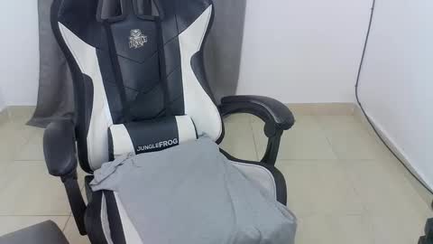 andres180950734 online show from October 2025 11:24:02 PM