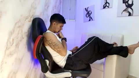 andres_stud online show from November 2025 06:01:01 AM