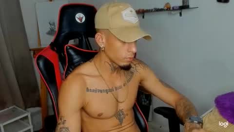 Snapshot of andres_white chatting on February 2026 05:39:01 AM Andres white online show from February 2026 05:39:01 AM