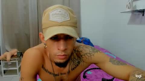 Snapshot of andres_white chatting on February 2026 03:33:01 AM Andres white online show from February 2026 03:33:01 AM