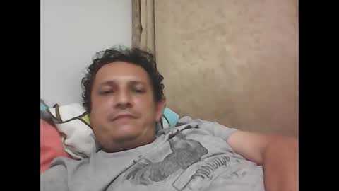 andresfloga online show from October 2025 04:11:01 AM