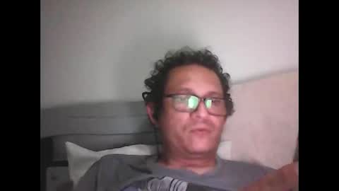 andresfloga online show from April 2026 04:19:01 AM