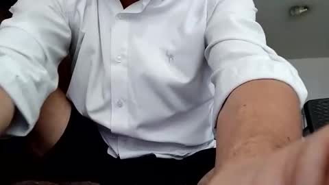 Snapshot of andresfloga chatting on May 2026 02:34:01 PM andresfloga online show from May 2026 02:34:01 PM