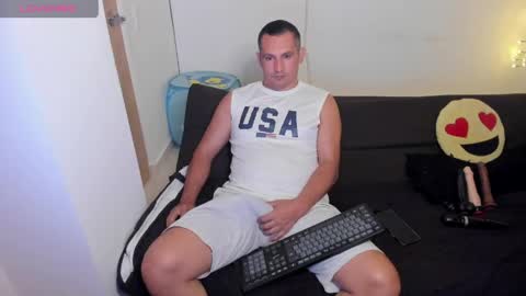 Snapshot of andreslush04 chatting on May 2026 02:42:01 AM Andreslush04 online show from May 2026 02:42:01 AM