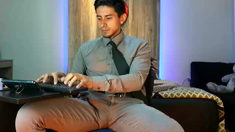 Andrew online show from September 2025 05:07:02 AM