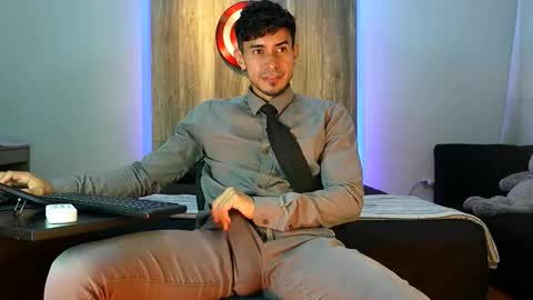 Andrew online show from November 2025 04:12:01 AM