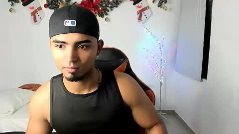 andrew_jonhes1 online show from December 2025 11:26:02 AM